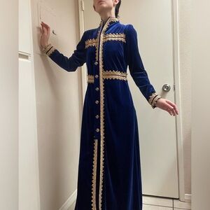 NWOT Tadashi Shoji Royal blue velvet duster coat with gold trim
